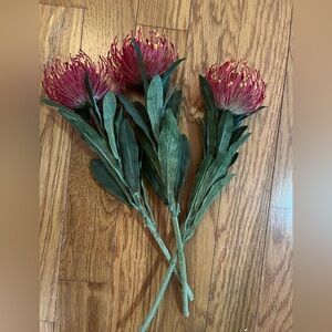 ⚠️ 5/25$ Set of 3 Faux Protea Stems